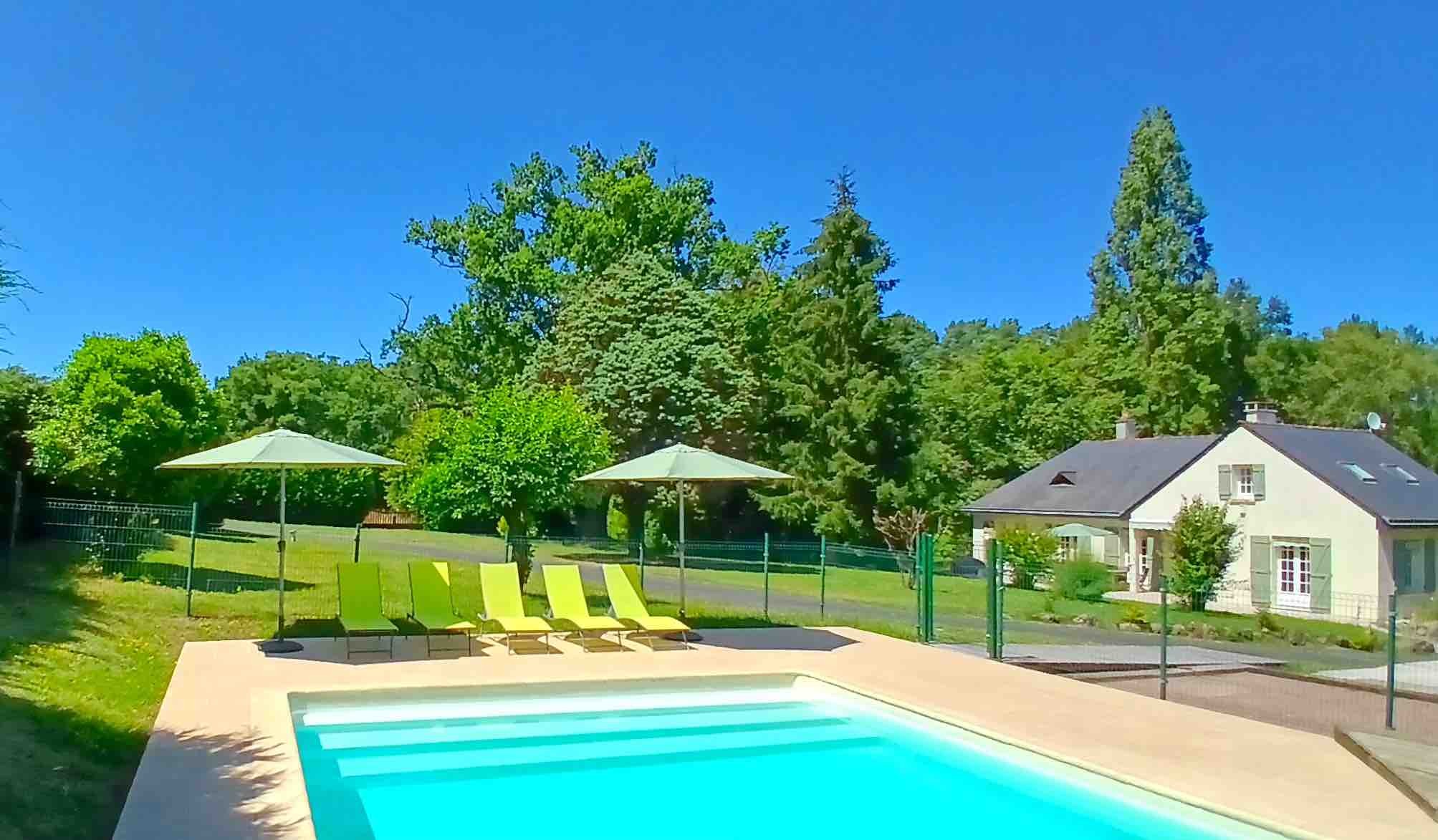 L'appel de la foret - détente piscine et spa après la rando vélo